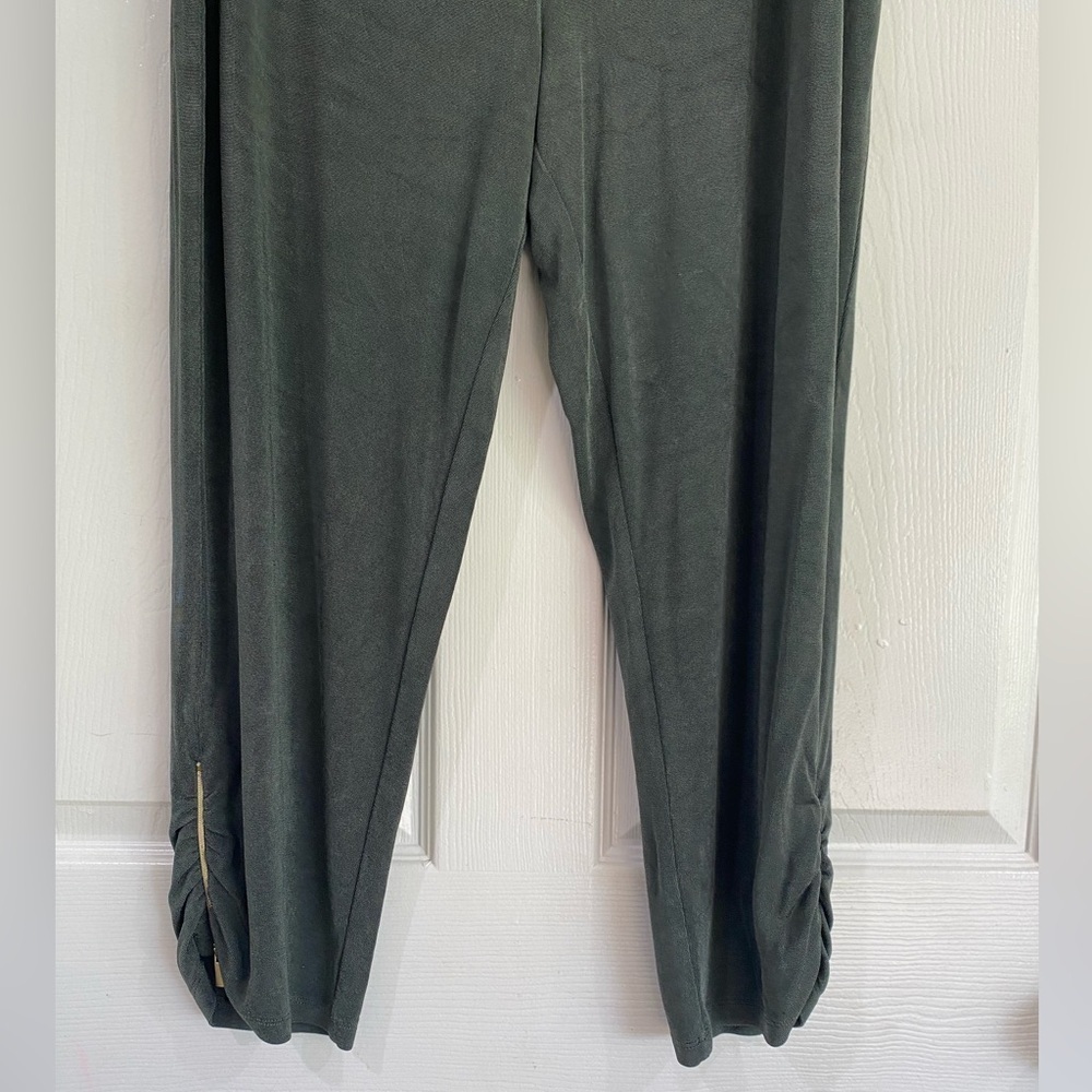 Chicos Travelers Pull On Ankle Zip Crop Pants Size Large Elastic Waist Comfort - Picture 6 of 11